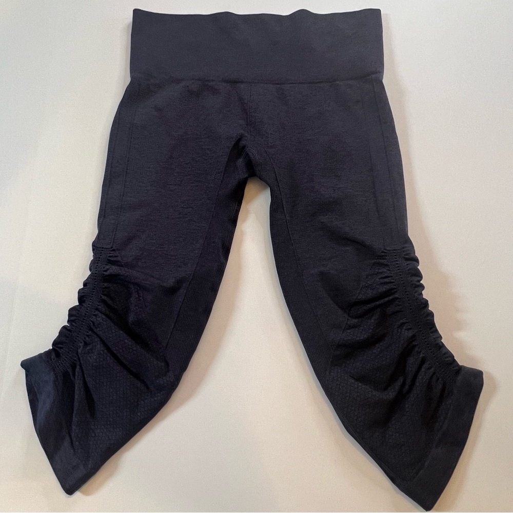 LULULEMON Heathered Navy Crop Leggings Size 6|High-Waist Ruched Capri Yoga - Picture 10 of 10